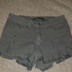 NWOT olive green shorts. size 5